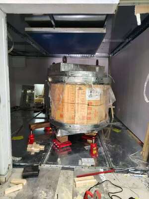 Un bon prix. Cage de Faraday à fermeture magnétique avec efficacité de blindage de 100 dB et conception résistante à la corrosion pour la protection par IRM en ligne